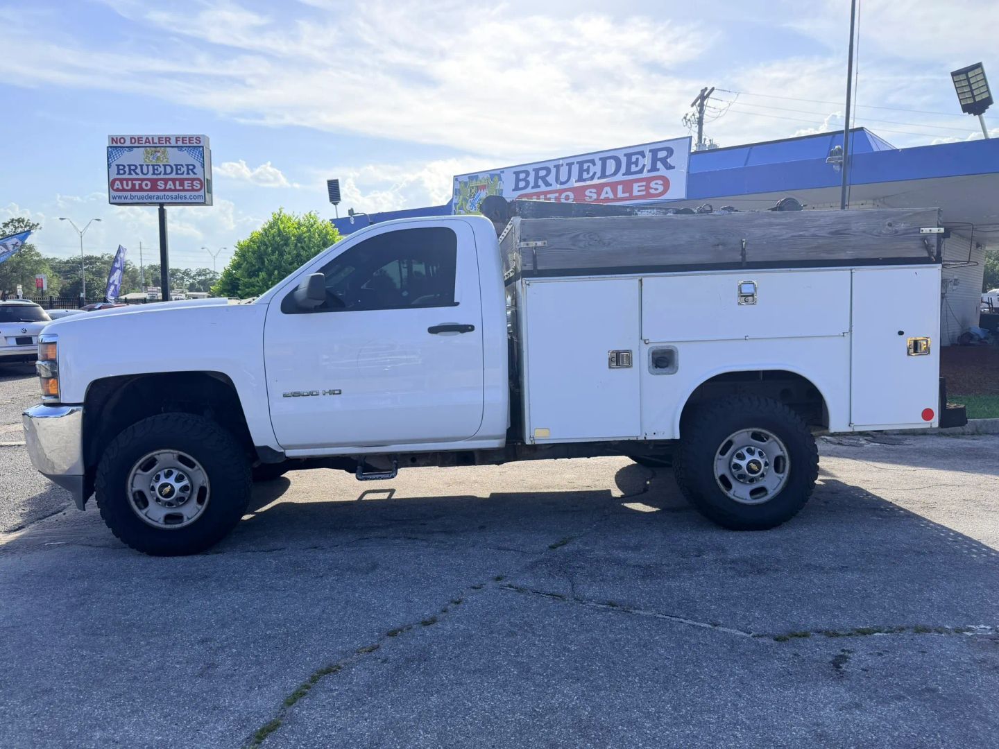 chevrolet silverado 2500hd 2017 1GB0CUEG0HZ185571 image chevrolet silverado 2500hd 2017 1GB0CUEG0HZ185571 image